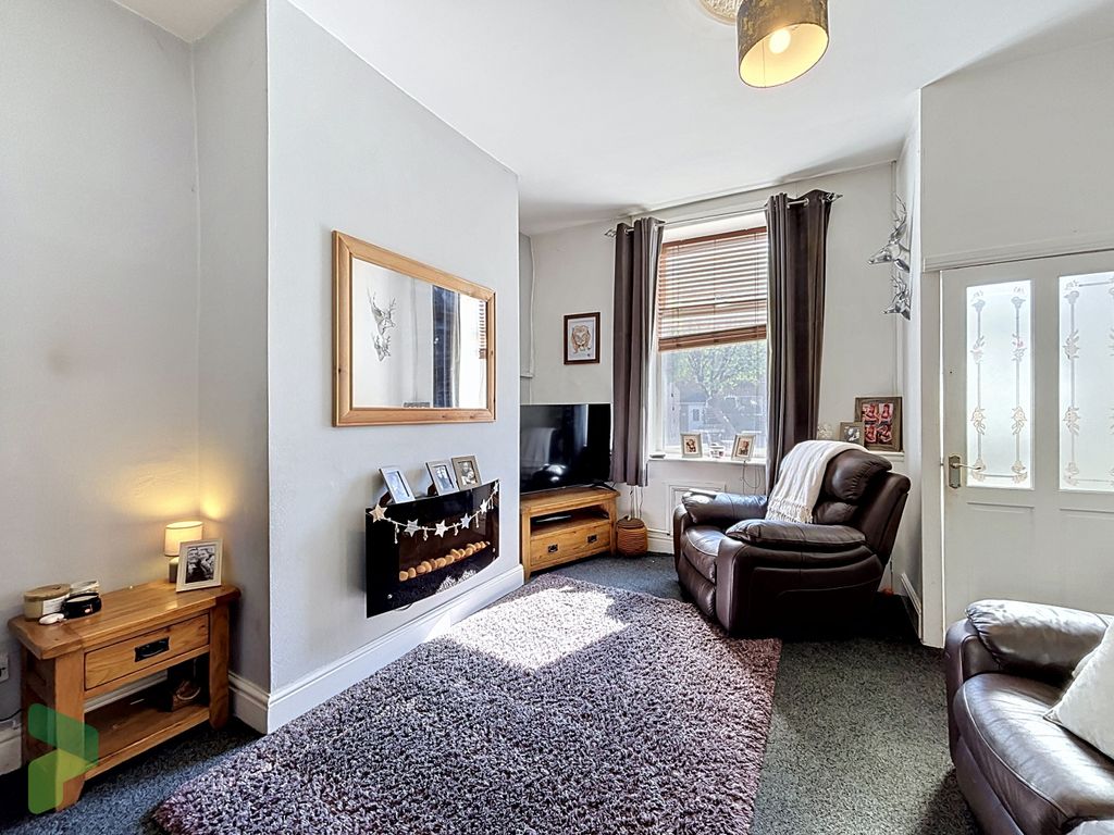 Property photo 3 of 13 Living Room