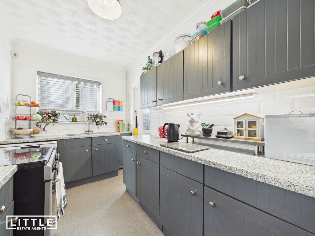 Property photo 3 of 34 Photo 5