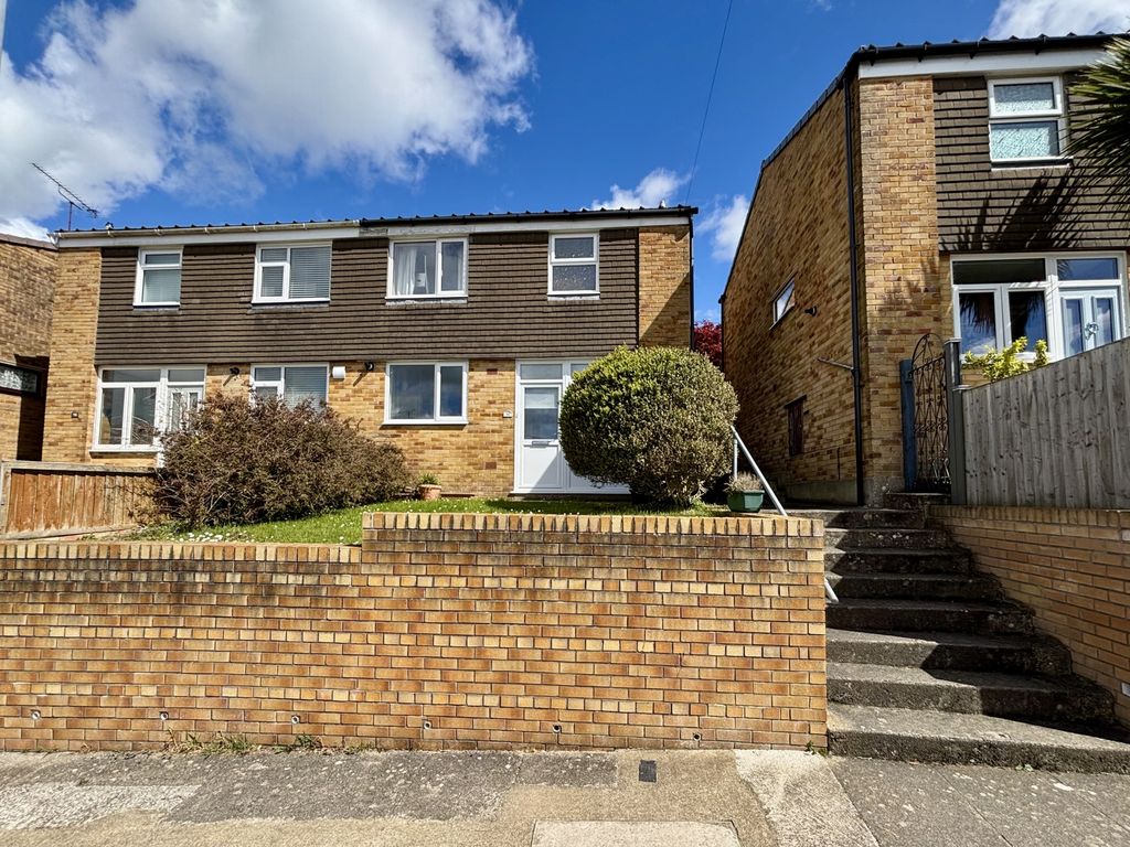 Property photo 1 of 16 Photo 3