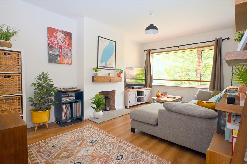 Property photo 3 of 16 Living Room