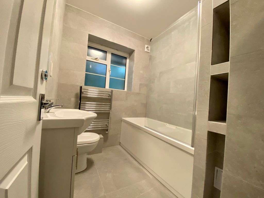 Property photo 3 of 6 Bathroom