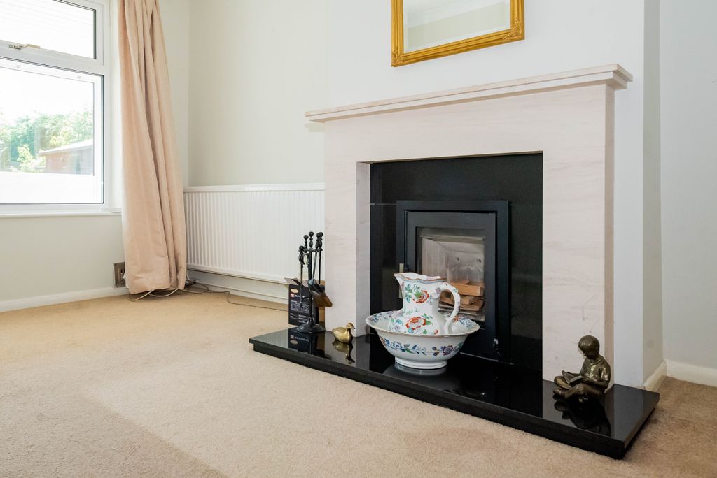 Property photo 3 of 17 Fireplace