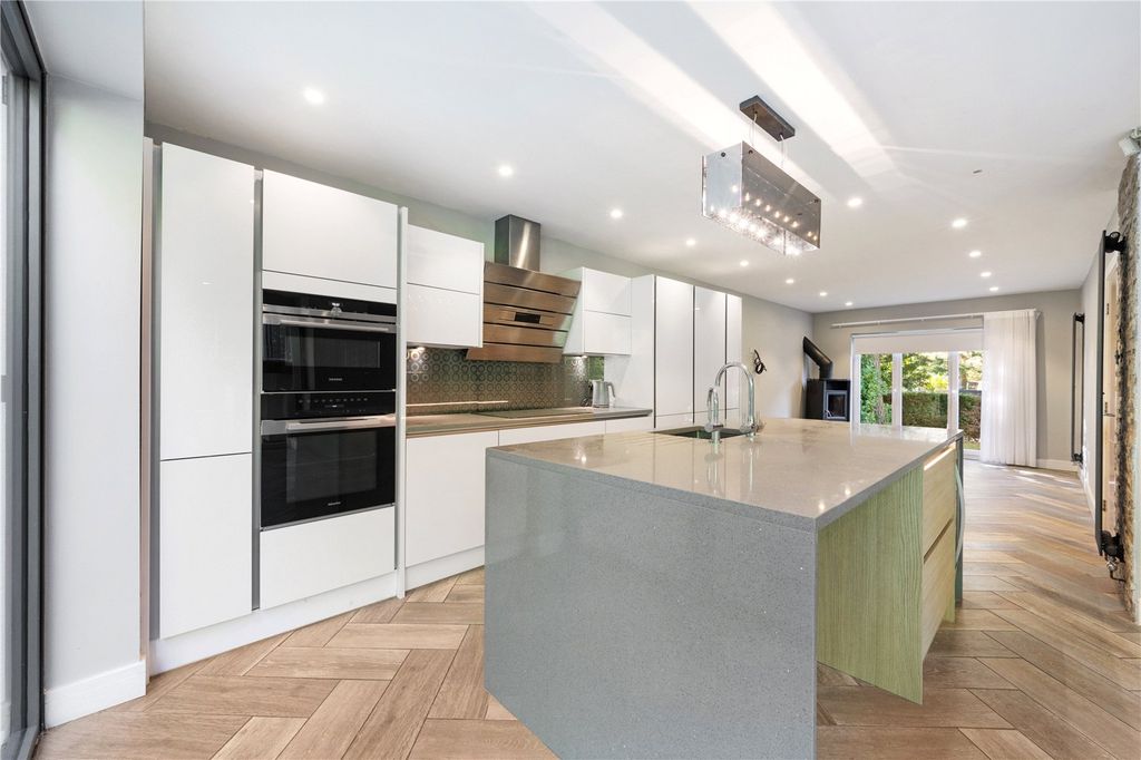 Property photo 2 of 16 Kitchen