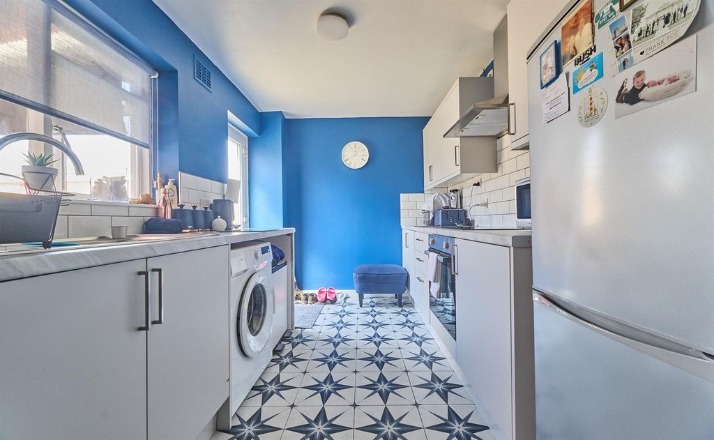 Property photo 3 of 18 Kenmore Drive_6.Jpg