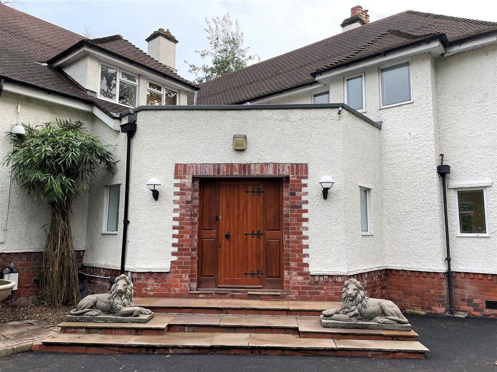 Property photo 2 of 24