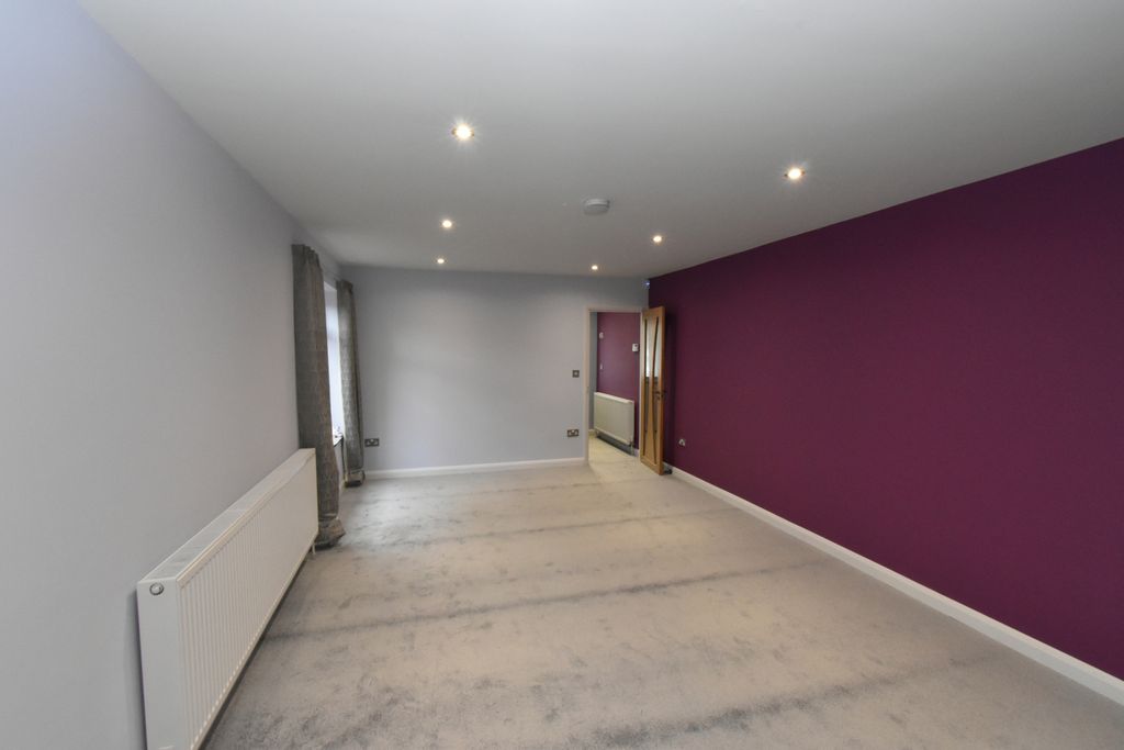 Property photo 3 of 23 Gallery