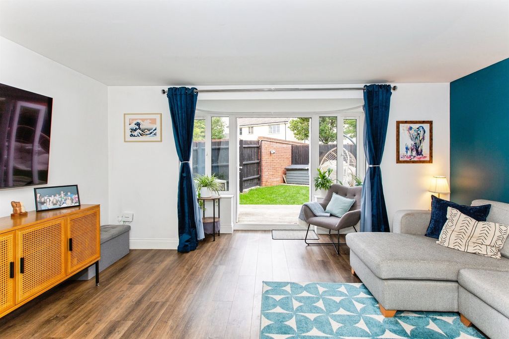 Property photo 3 of 17