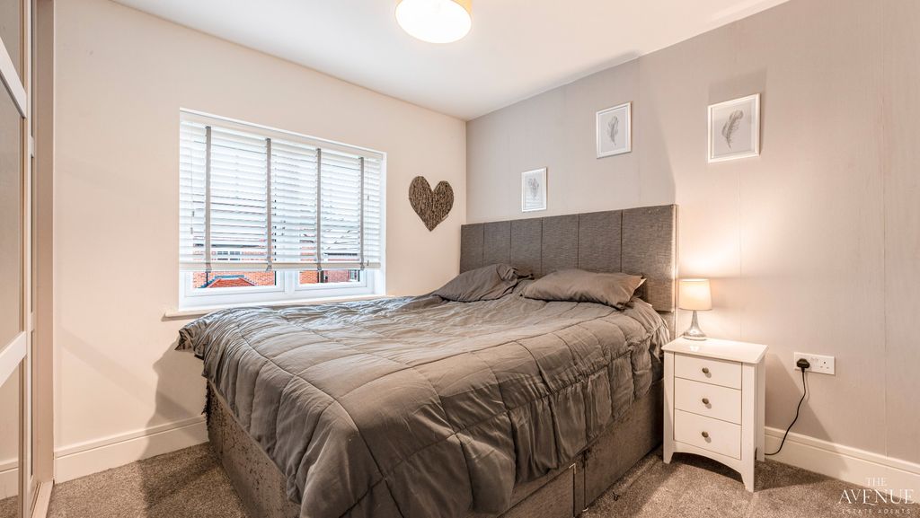 Property photo 3 of 23 4697147