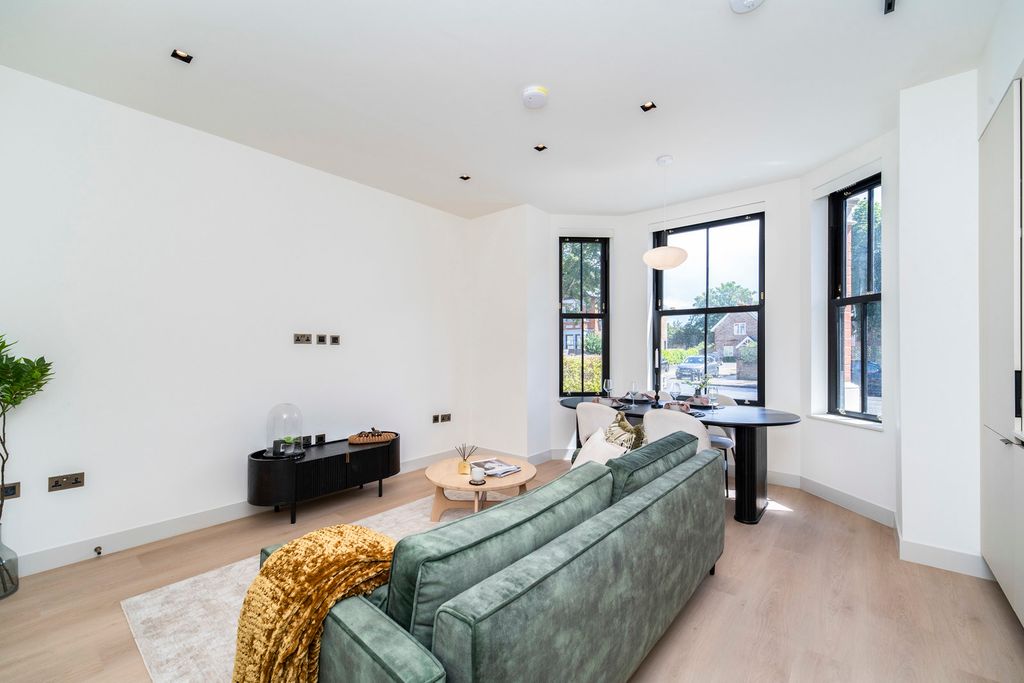 Property photo 3 of 16 Pbox-Img.Jpg