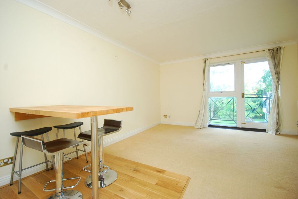 Property photo 2 of 22
