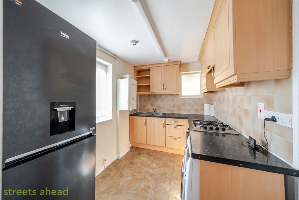 Property photo 3 of 11 87Ab3974-B591-490...