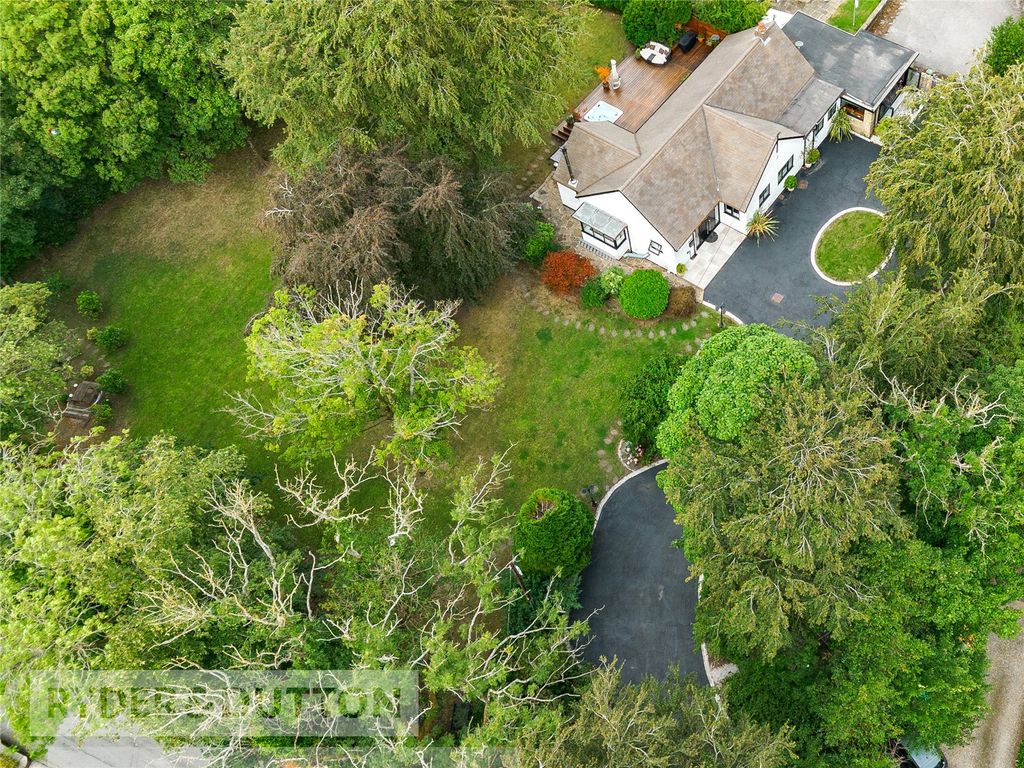 Property photo 2 of 25 Thornlee