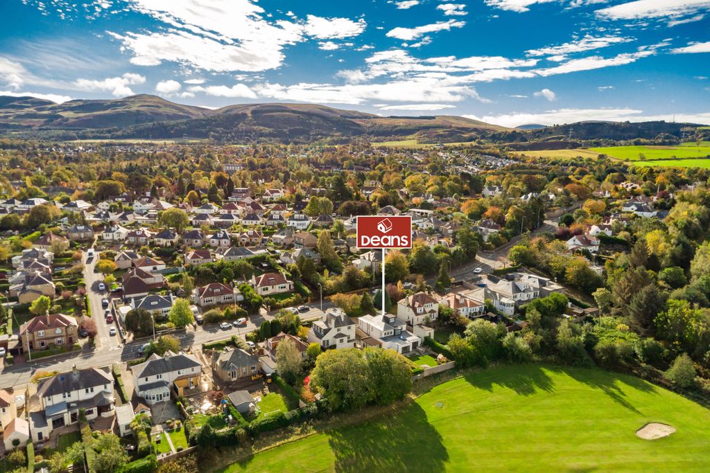 Property photo 2 of 35