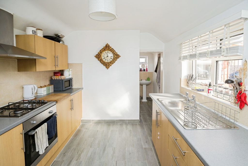 Property photo 2 of 16 Kitchen