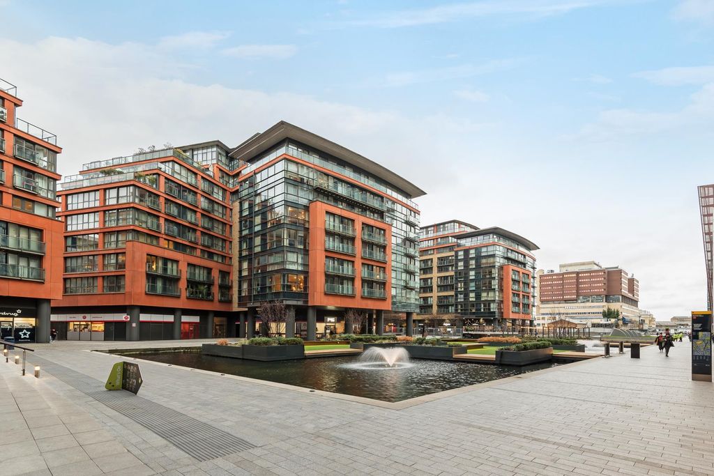 Property photo 2 of 20