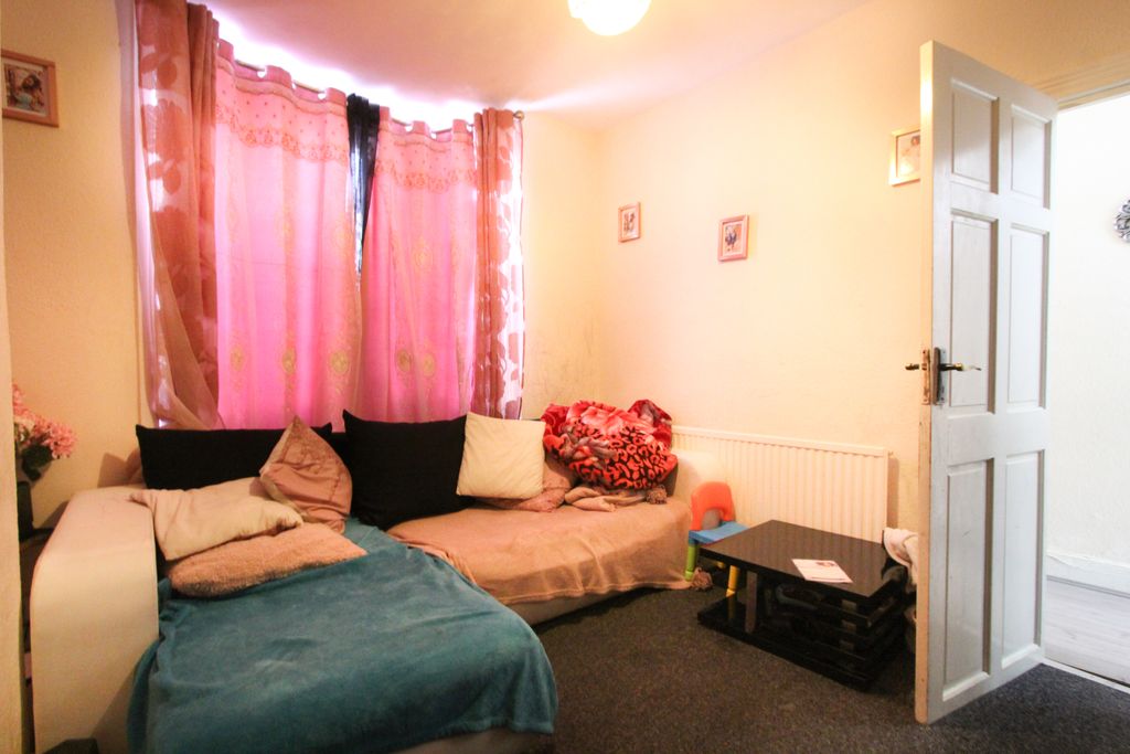 Property photo 3 of 14