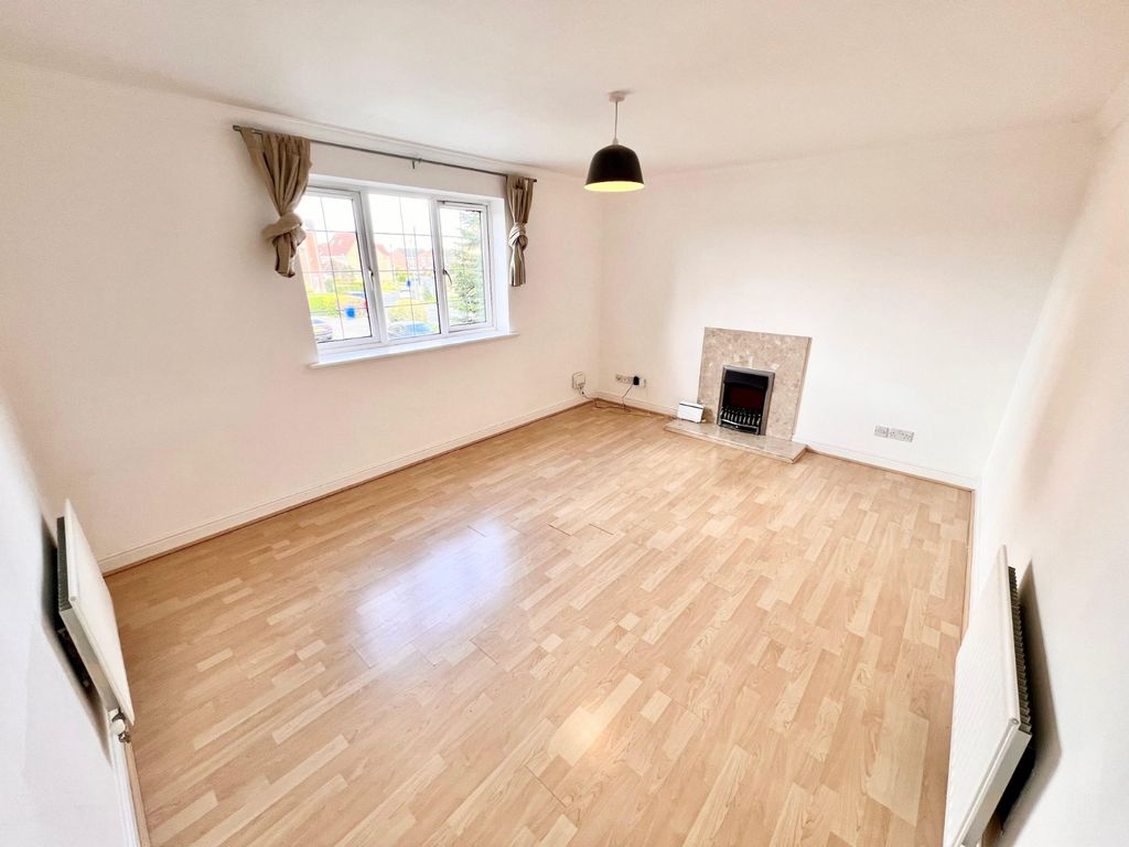 Property photo 3 of 7 Lounge