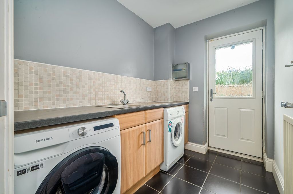 Property photo 2 of 30