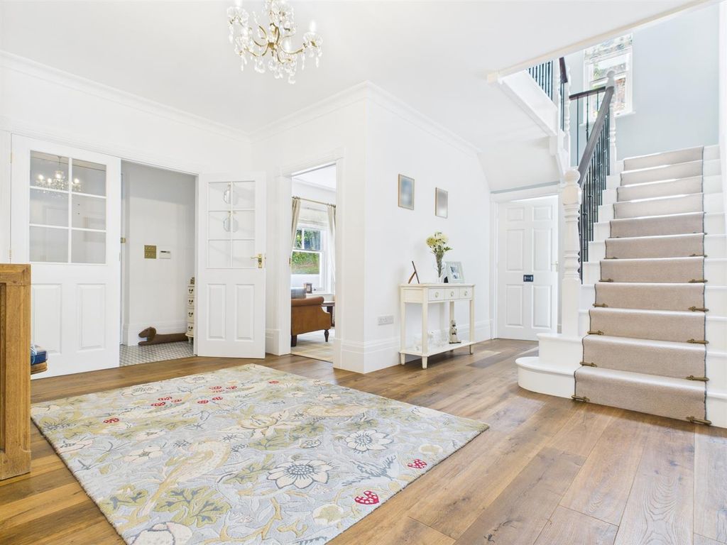 Property photo 3 of 47 Entrance Lobby