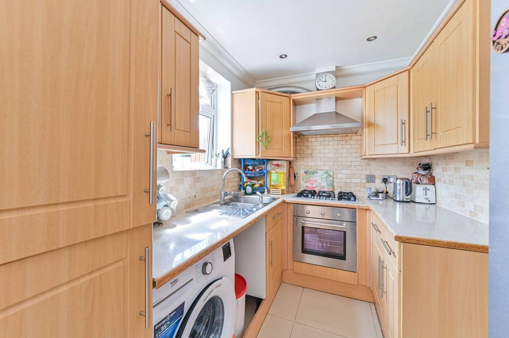 Property photo 3 of 21