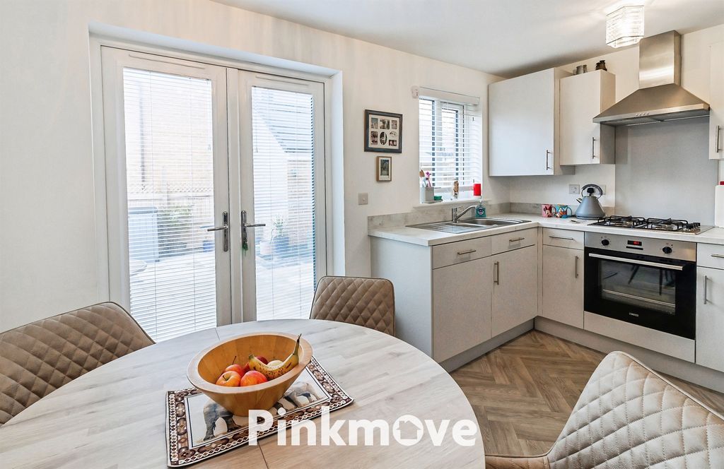 Property photo 3 of 18