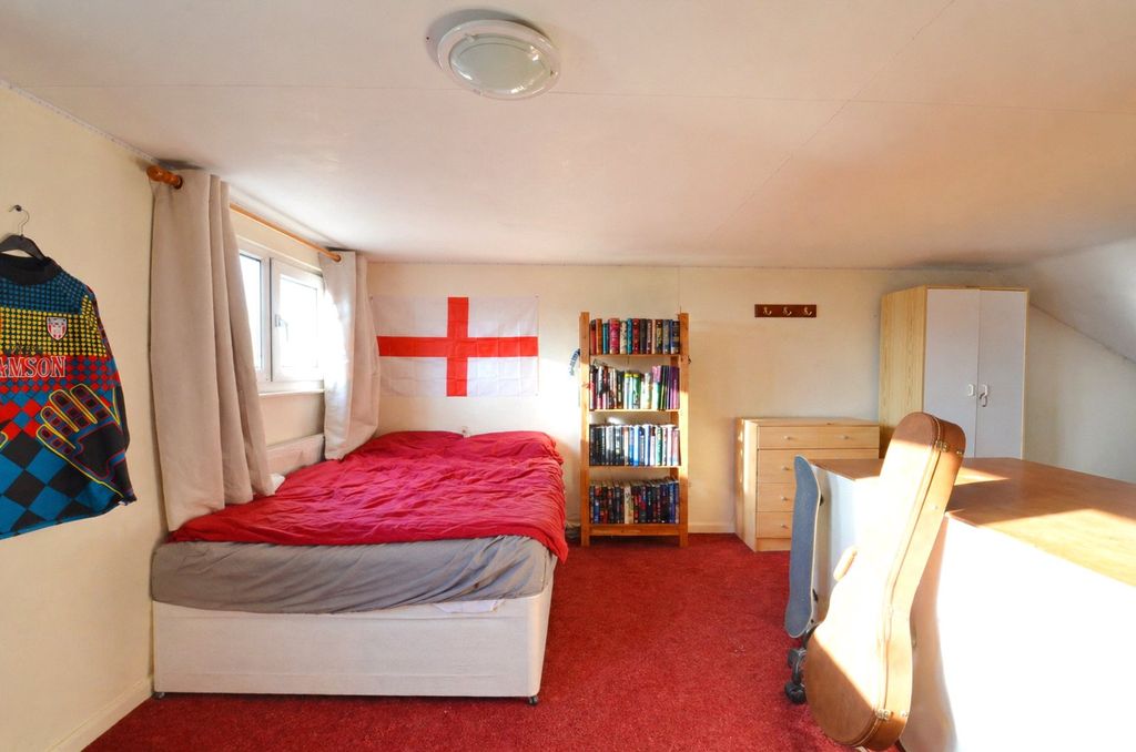 Property photo 3 of 7 Picture No. 11