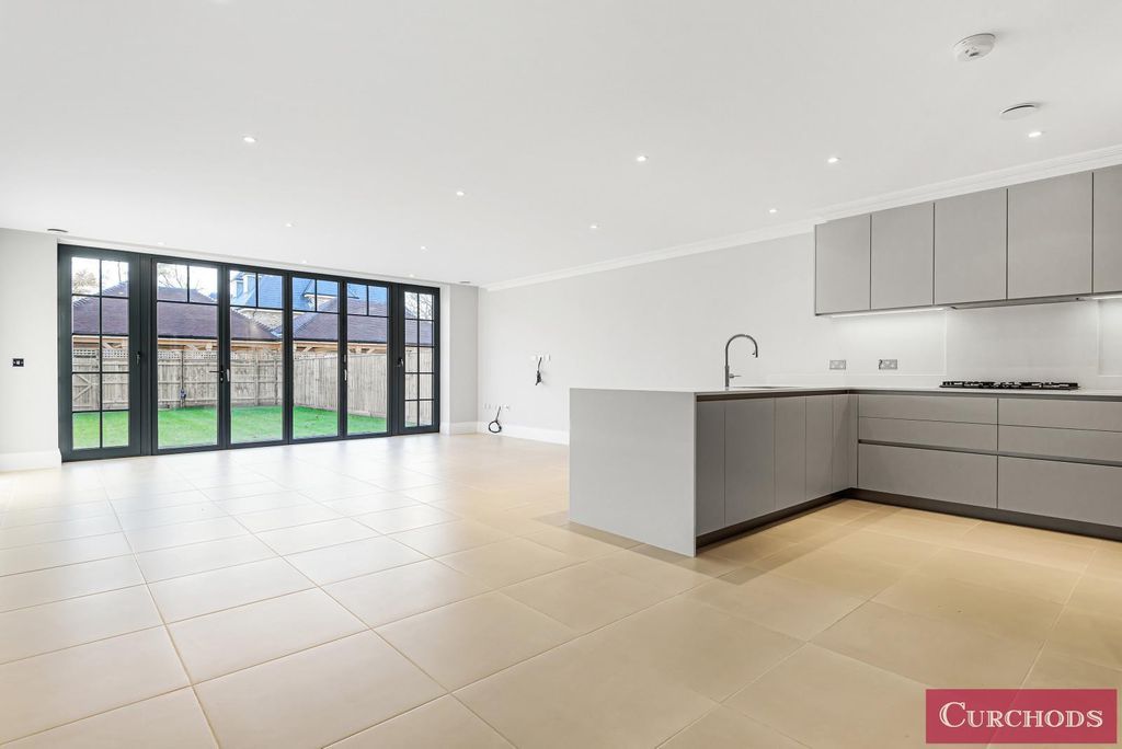Property photo 3 of 11 3