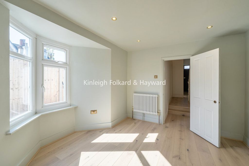 Property photo 3 of 18 Picture No. 23