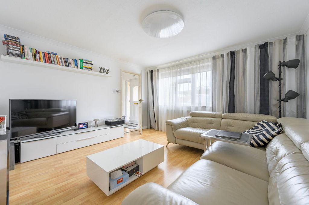Property photo 2 of 17