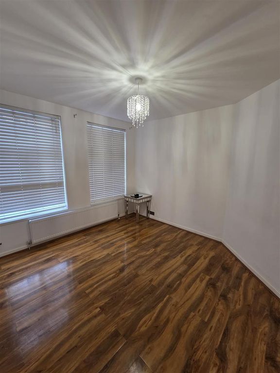 Property photo 3 of 12 29 Jaffray Road 3.Jpeg