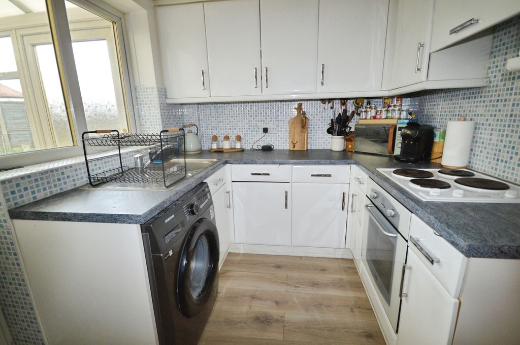 Property photo 2 of 14 Kitchen