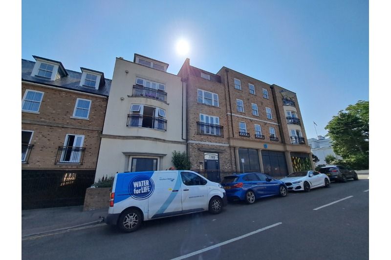 Property photo 2 of 23