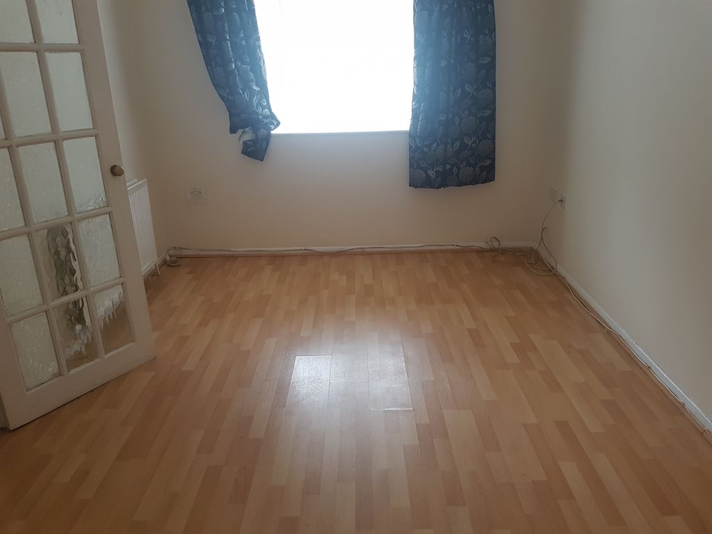 Property photo 2 of 5 Gallery