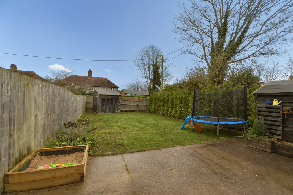 Property photo 2 of 13 Garden