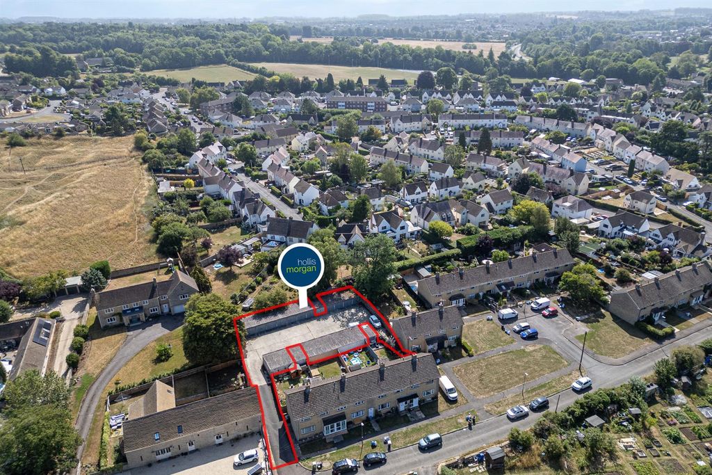 Property photo 3 of 24 Bowling Green Garage Site, Cirencester Gl7 2Dy | F