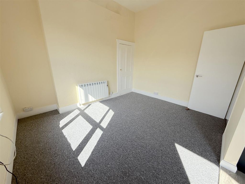 Property photo 3 of 8 Img_1868.Jpg