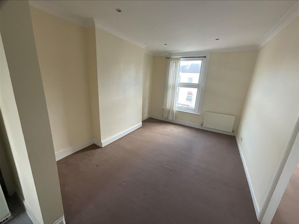 Property photo 3 of 5 Lounge