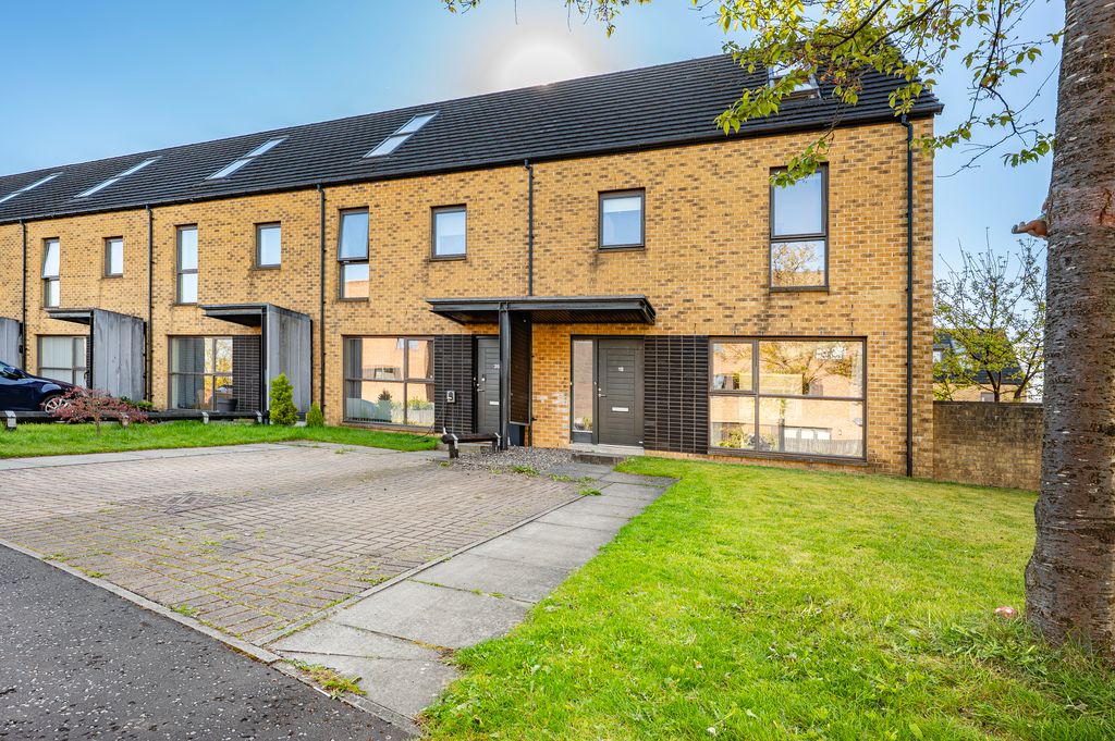 Property photo 1 of 43