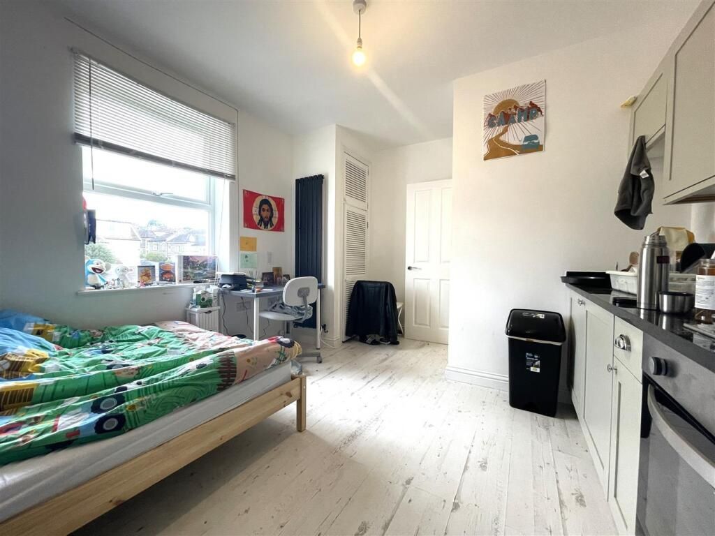 Property photo 2 of 4 Bright, Airy Studio With A Large Window, Light Woo...