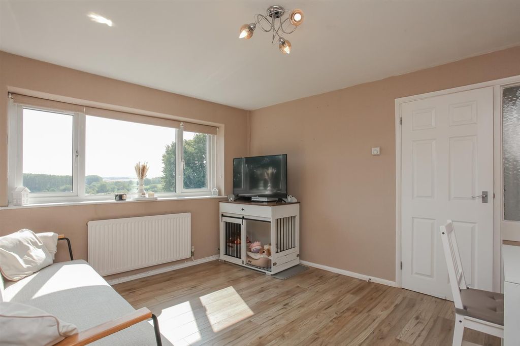 Property photo 2 of 11 Img_2965.Jpg