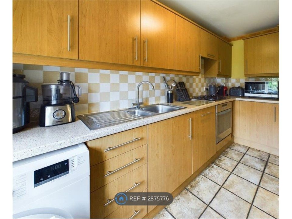 Property photo 3 of 16 Kitchen