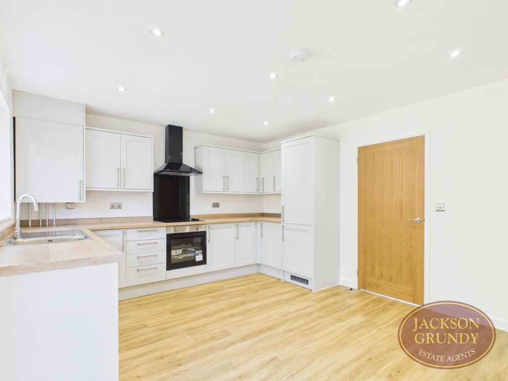 Property photo 3 of 13 Balmoral Road