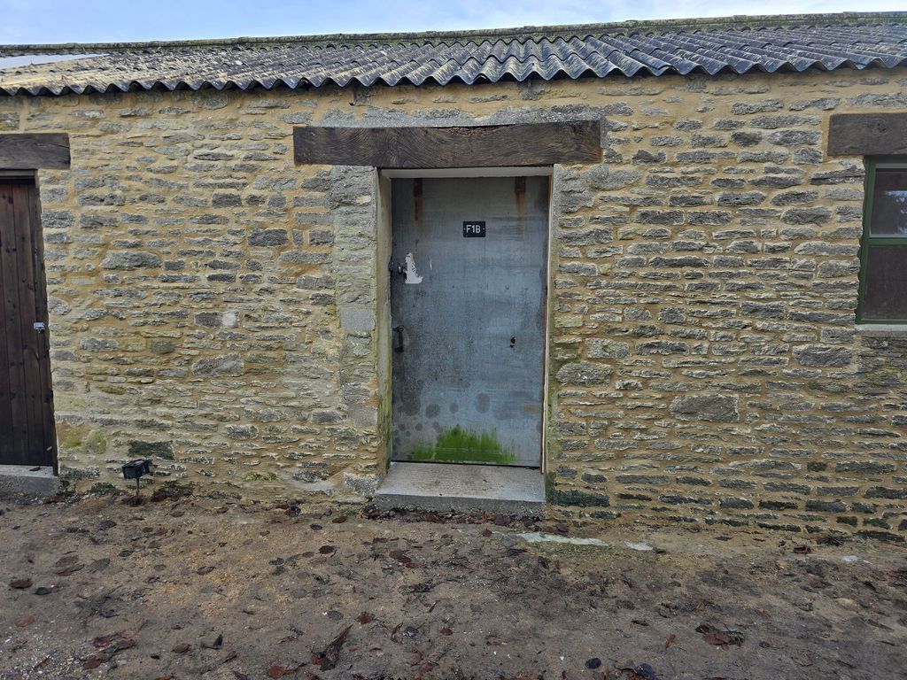 Property photo 1 of 3