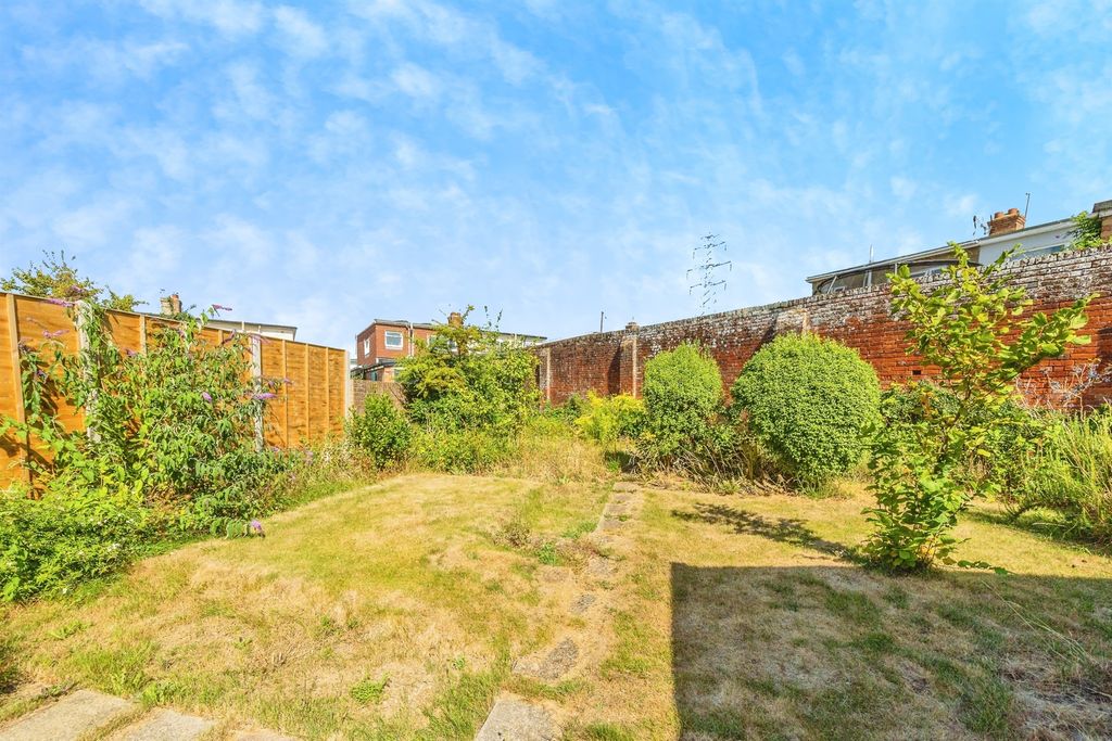 Property photo 2 of 17