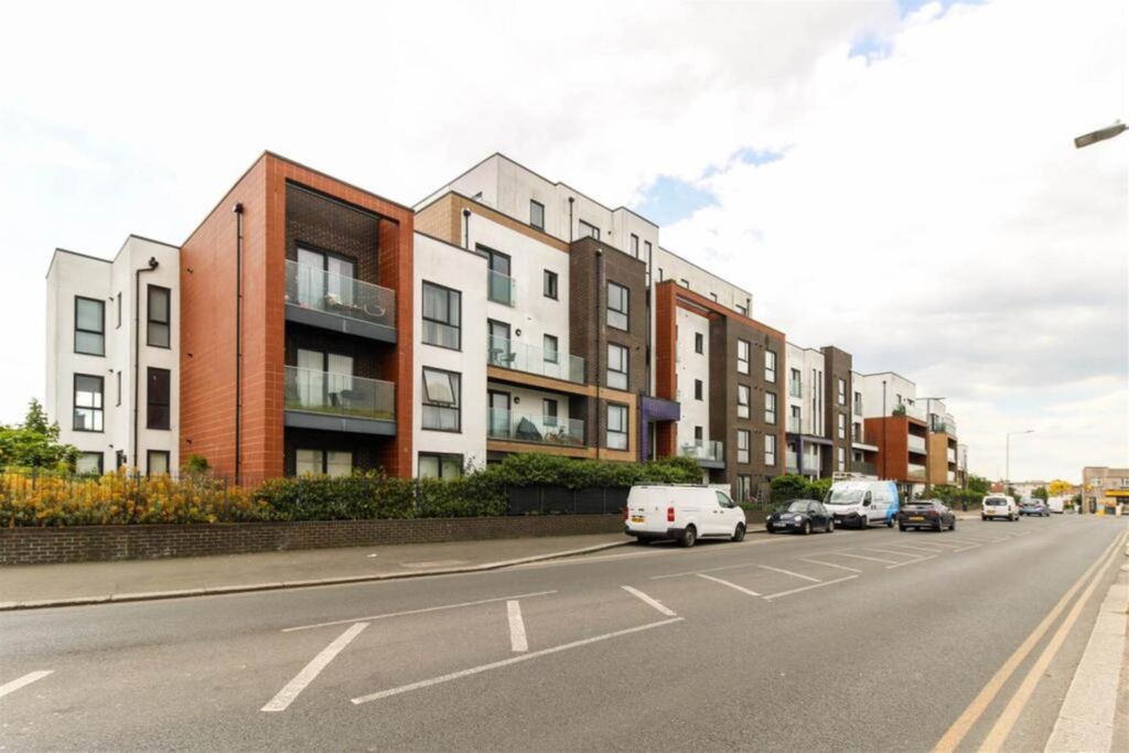 Property photo 1 of 8