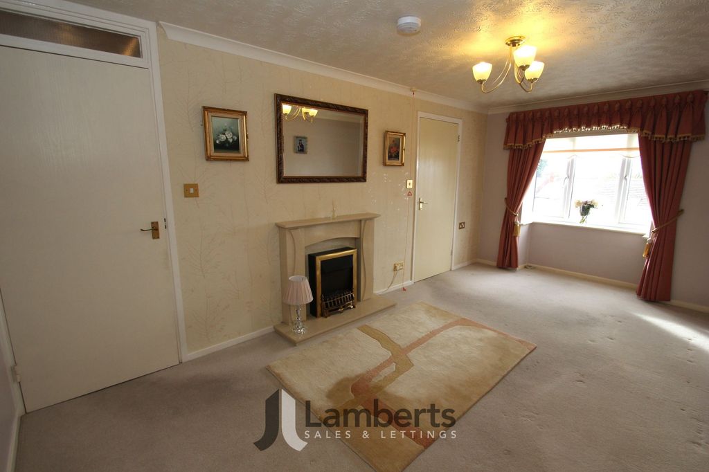 Property photo 3 of 19 Lounge/Diner