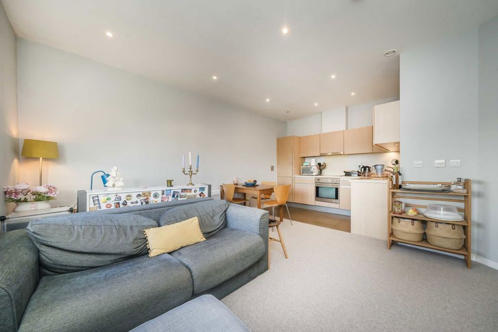 Property photo 2 of 6