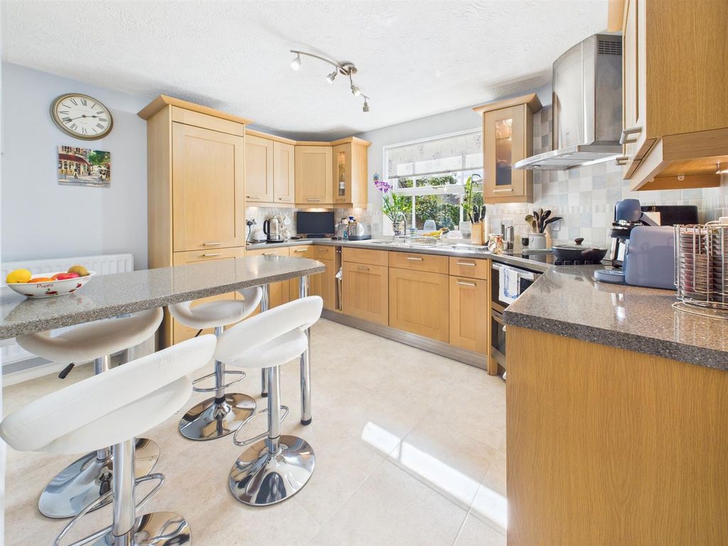Property photo 2 of 23