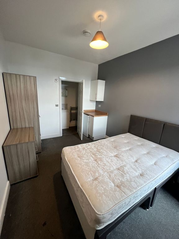 Property photo 1 of 3