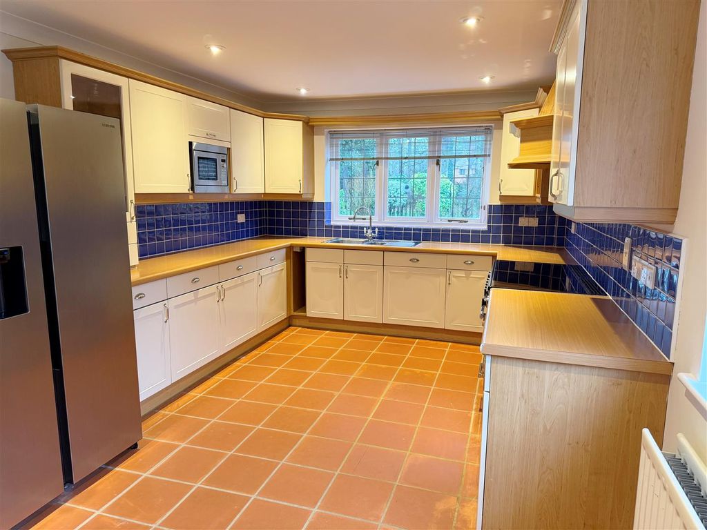 Property photo 3 of 30 Kitch 1.Jpg